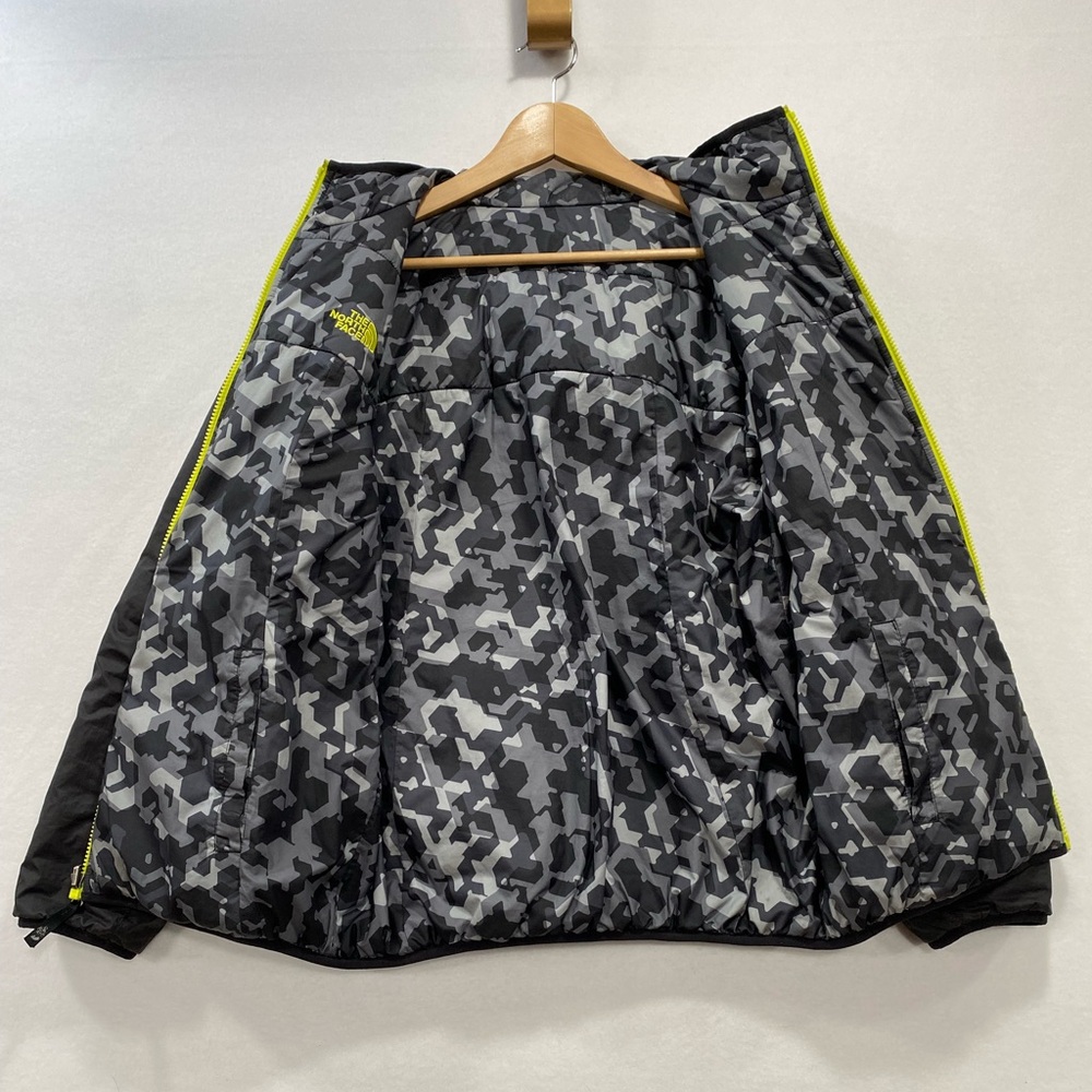 The North Face Black Neon Camo Reversible Puffer Jacket Boys XL Full Zip Coat - Picture 3 of 15